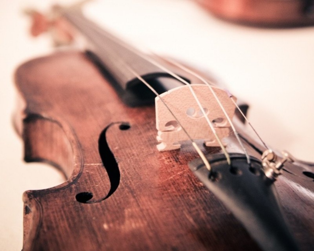 8-Violins-727434-edited.jpg