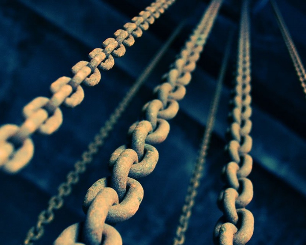 Chains-with-Links-431196-edited.jpg