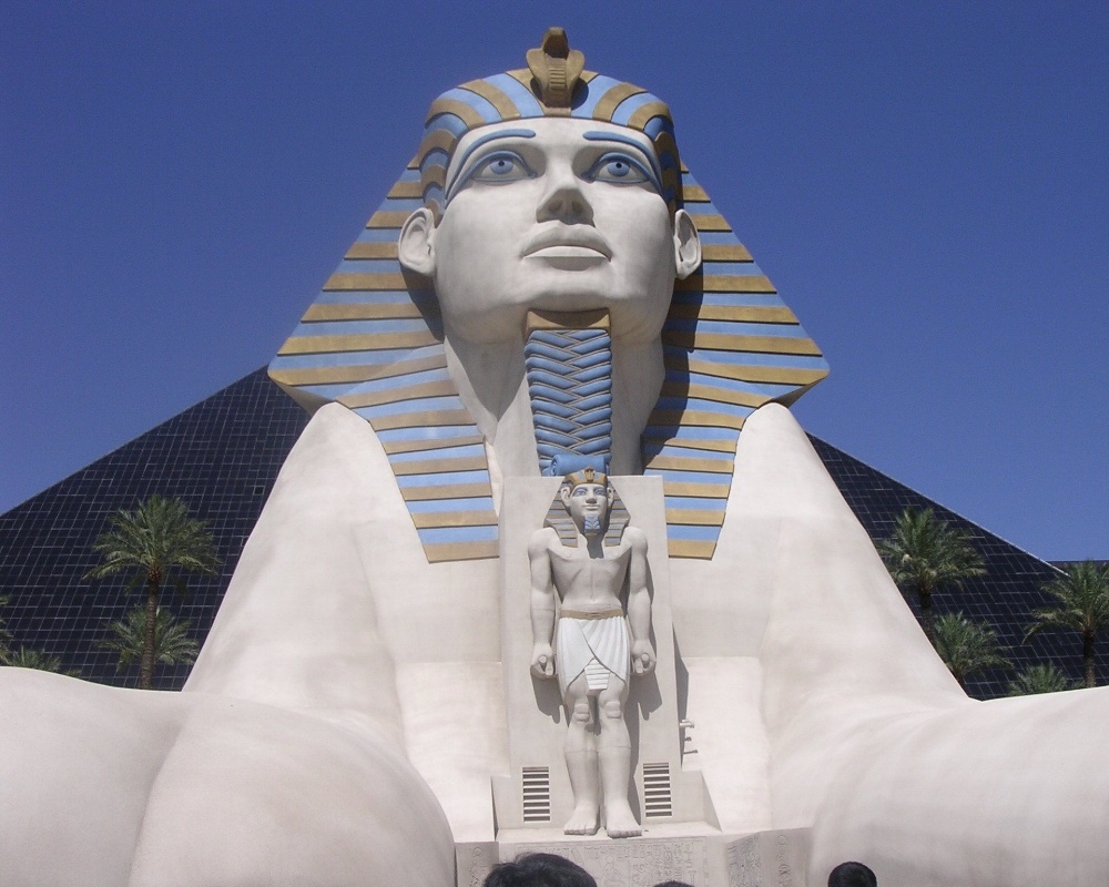 Luxor-346870-edited.jpg