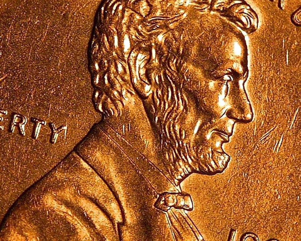 Penny_cents_copper_Lincoln_coin_macro_copy-247176-edited.jpg