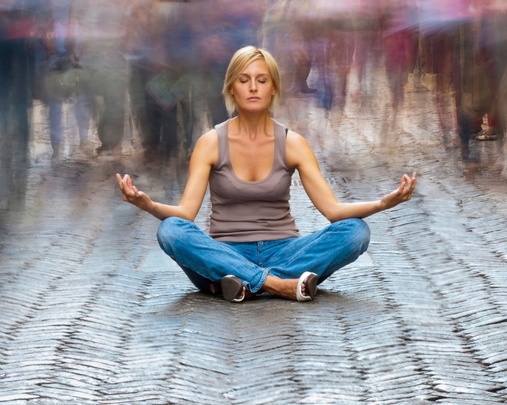 Woman_meditating-143221-edited.jpg