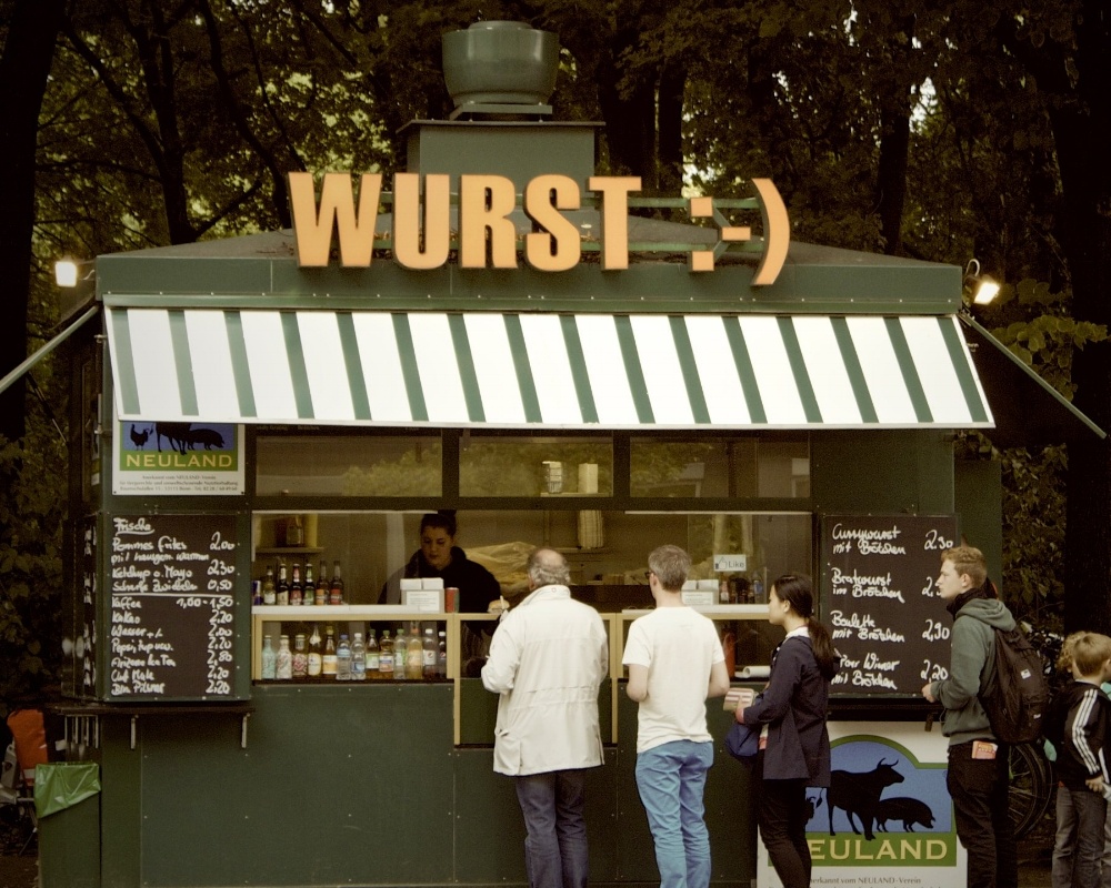 lunch-germany-kiosk-line_copy-710353-edited.jpg